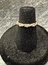 Women  s 14k Yellow Gold Diamond Wedding Band. Size 4.5.