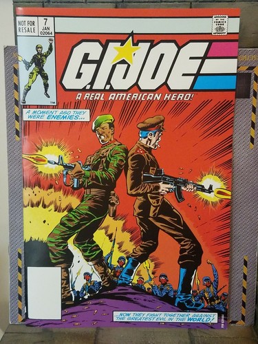 GI JOE ~ 2005 COMIC ~ OKTOBER GUARD mit STALKER, STORMAVIK & HORROR SHOW - Bild 1 von 2