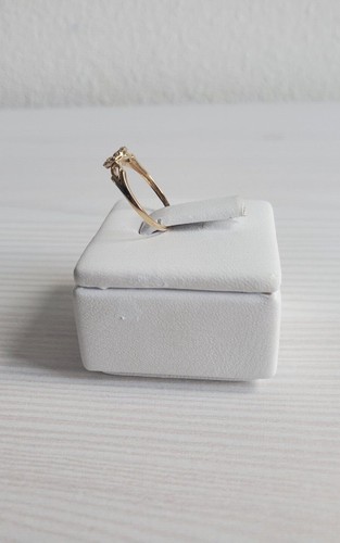 Auténtico Anillo Banda Oro Amarillo 750 18k Simple Delicado Circonita Círculo 1.3g Talla 7 NUEVO - Imagen 2 de 7
