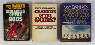 Lot of 3 Erich von Däniken Books HC/DJ UFO Ancient Aliens Chariots of the Gods
