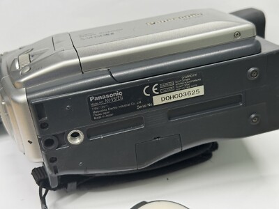 Caméscope Video PANASONIC NV-VS7 S-VHS-C Movie Camera -TEL QUEL