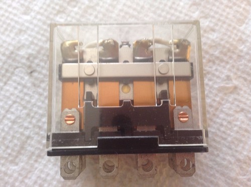 Omron LYY4N-D2 24VDC Relais - Bild 2 von 7