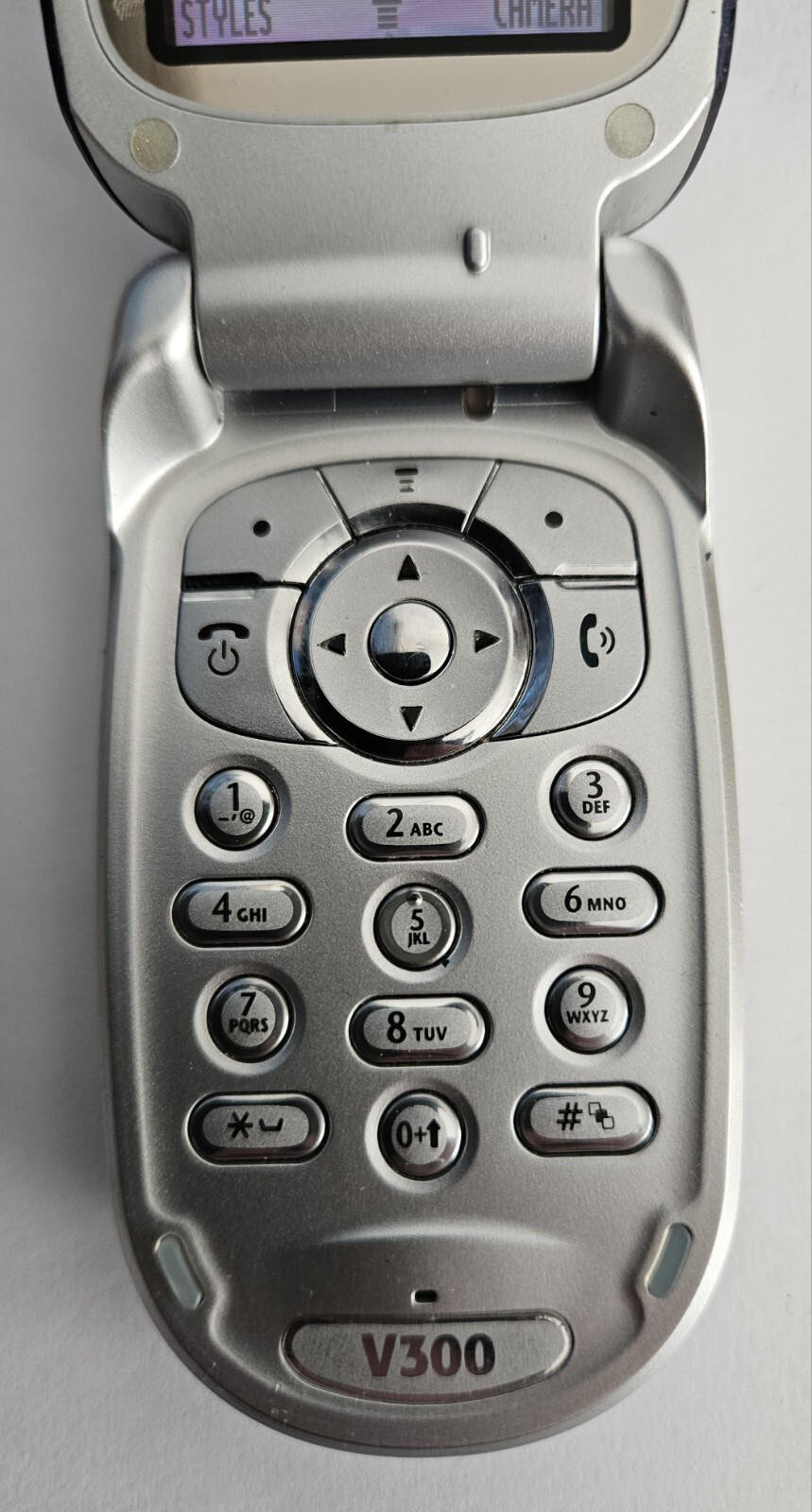 RETRO MOTOROLA V300 SIMPLE FLIP MOBILE PHONEUNLOCKED WITH NEW CHARGAR &WARRANTY eBay