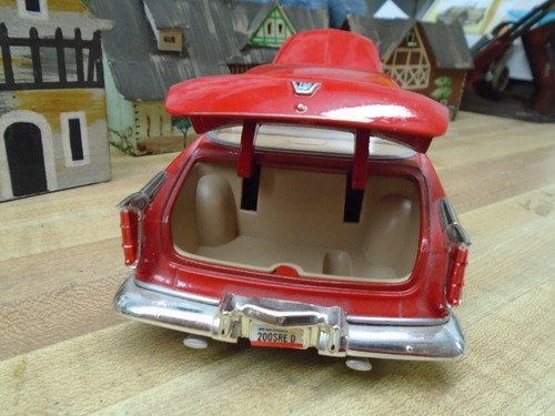 1955 CHRYSLER C 300 HARDTOP MODEL 1/24TH SCALE BY MOTOR MAX - Picture 4 of 10