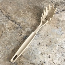 VINTAGE ECKO ALMOND SPAGHETTI SLOTTED SPOON UTENSIL PLASTIC - MADE IN USA