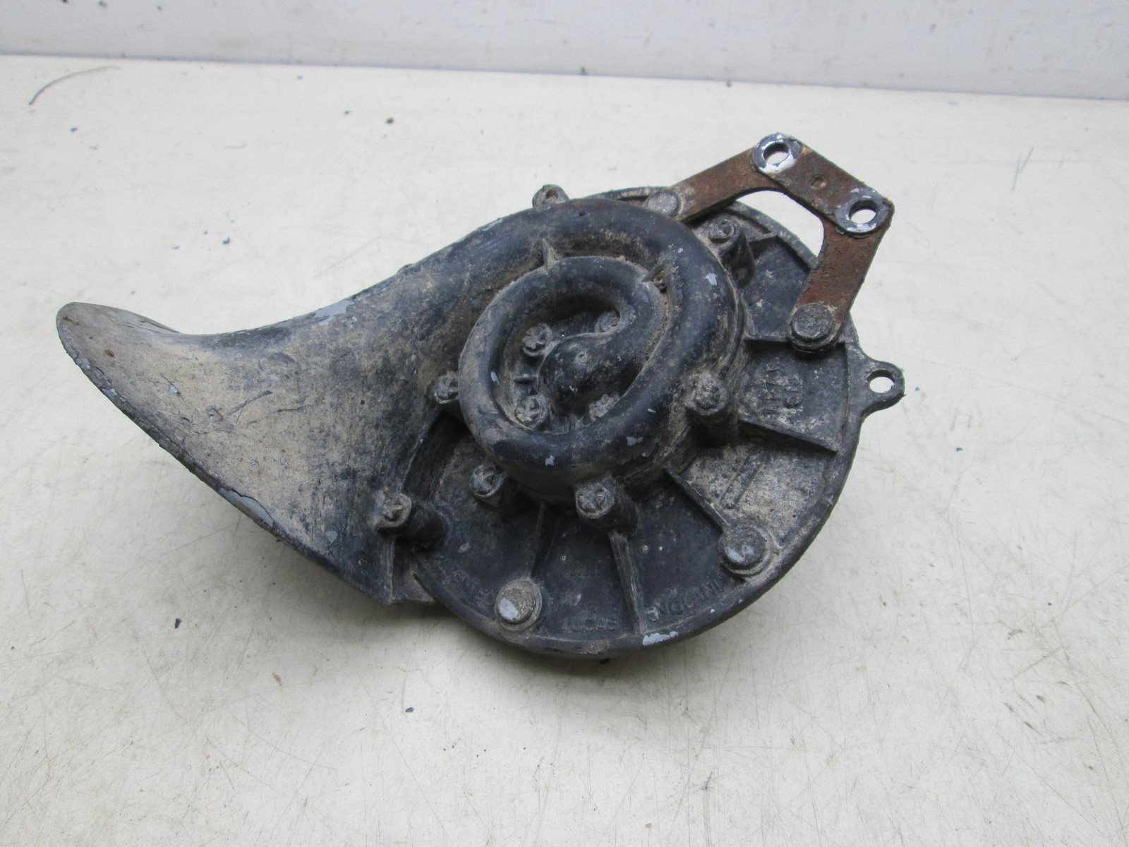 Rolls Royce Silver Shadow T1 horn (USED)