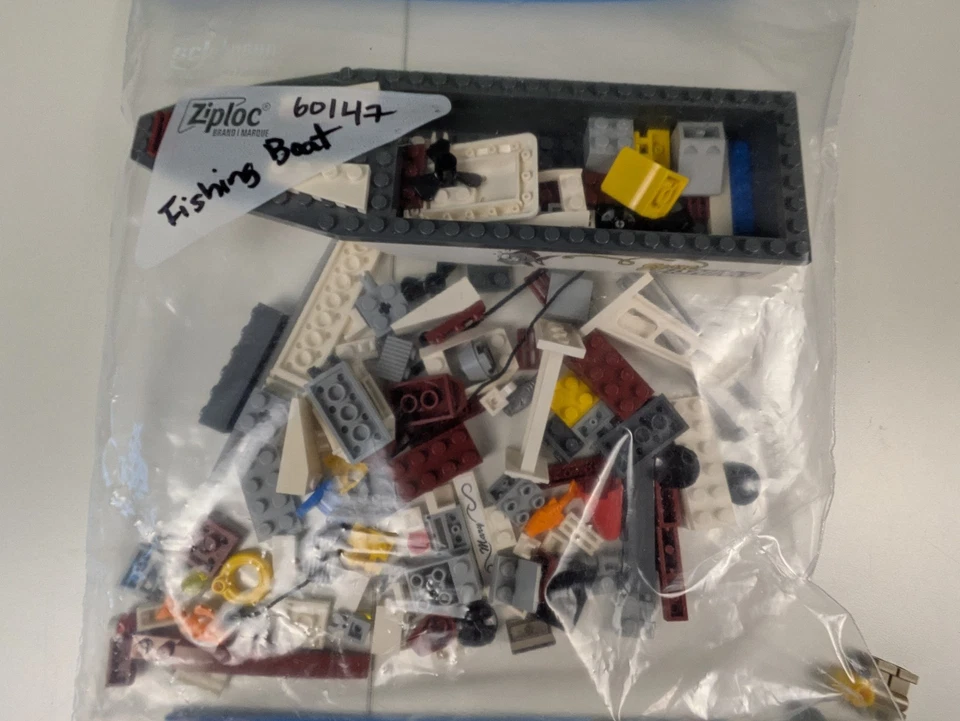 Lego Town: City: Harbor: Juego de barco de pesca 60147 - Juego incompleto Foto 2 de 4