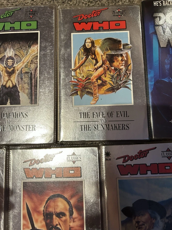 Doctor Who 5x Classics Books Various Doctors 2x Stories Per Book Bundle 2x Other - Image 4 of 4