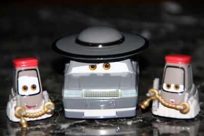 ミニカー Father Burke & Cardinal Antonio & Angelo Disney Pixar Cars FATHER BURKE CARDINAL ANTONIO & ANGELO