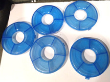 5 round storage containers with blue lids, 5 compartment container