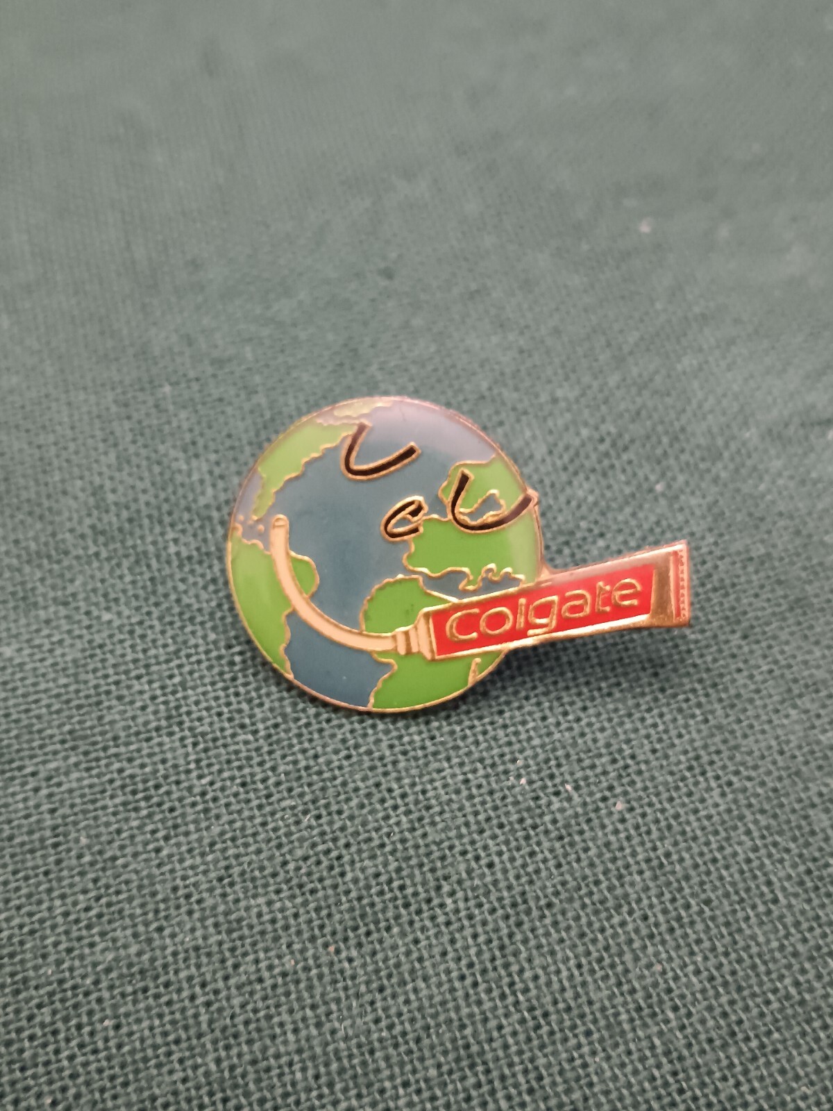 Pin's Pins Pin Enamel 12 Société Dentifrice 