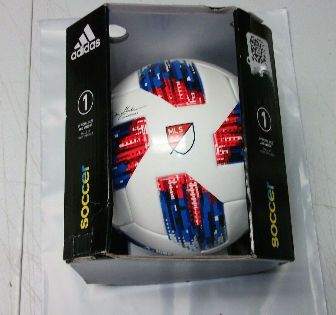 a02004 adidas
