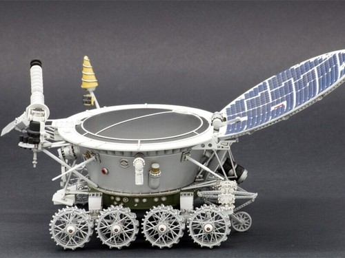 Red Iron Models RIM24002 Soviet Spacecraft Lunokhod-1 Model Kit 1/24 - Picture 9 of 23