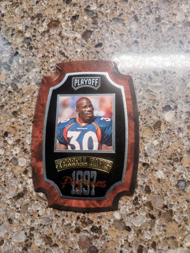 Terrell Davis #26 — 1997 Playoff Contenders Performer Plaques football card