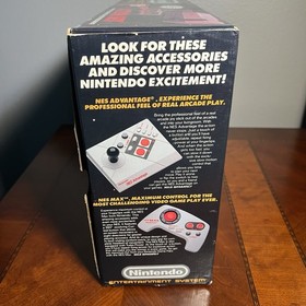 Console Nintendo NES Action Set (con scatola originale, controller, cavi)