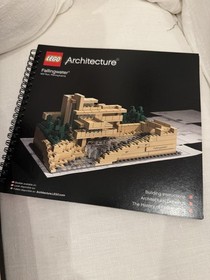 LEGO ARCHITECTURE - FALLINGWATER 21005 COMPLETE WITH ORIGINAL MANUAL AND BOX