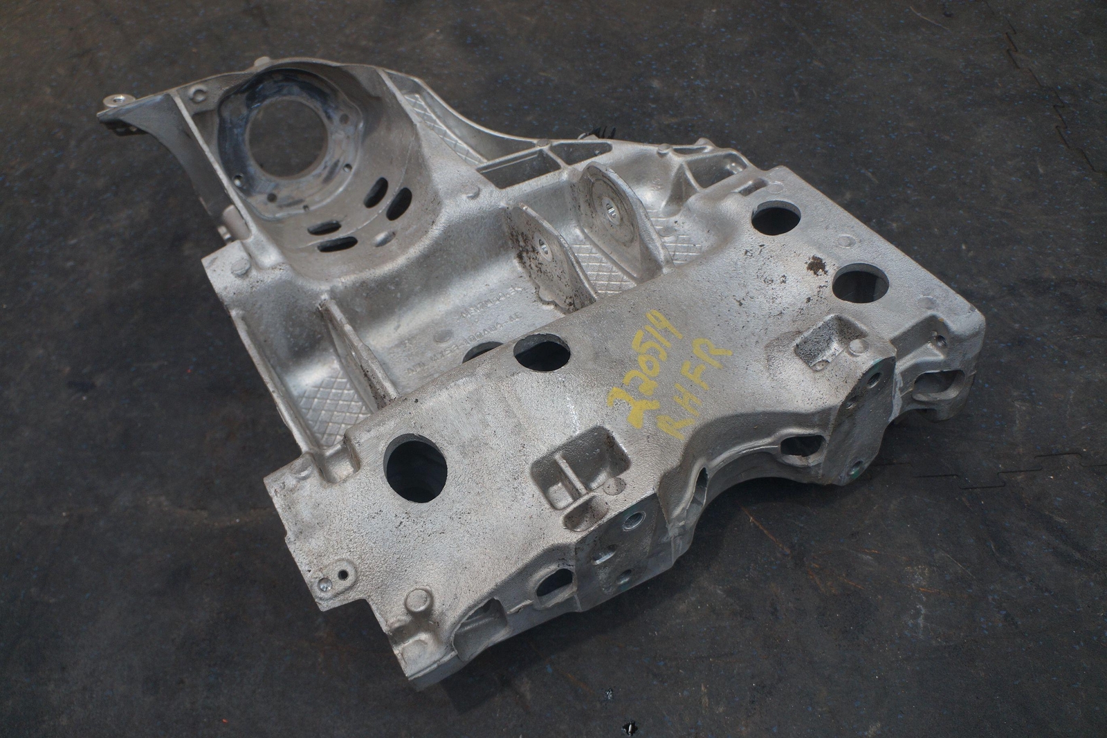 Suspension Right Mount Bracket Crossmember HY53-100A04-AE Aston Martin Vantage