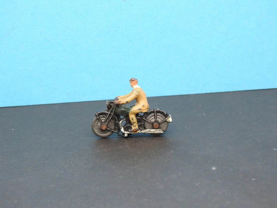 BRITAINS LILLIPUT HO/OO GAUGE LEAD MOTORCYCLE CIVILIAN LB/536 VINTAGE 1951 - Image 2 of 4