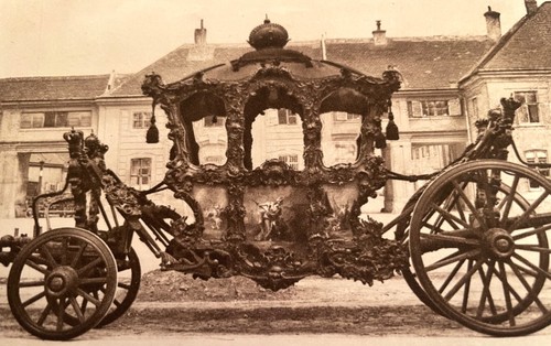 Coronation royal coach of Charles VI Schonbrunn Wagenburg photo postcard Austria - Picture 2 of 3