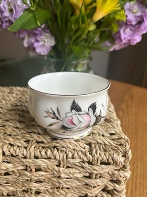 Vintage Royal Albert ''Queen's Messenger'' Zuckerdose mit Rosenmuster | 80er Jahre