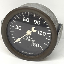 Stewart Warner Oil Pressure Gauge 2-58 Crescent Tulip Curved Smooth Bezel Stewart Warner Oil Pressure Gauge 2-58 Crescent Tulip Curved Smooth Bezel