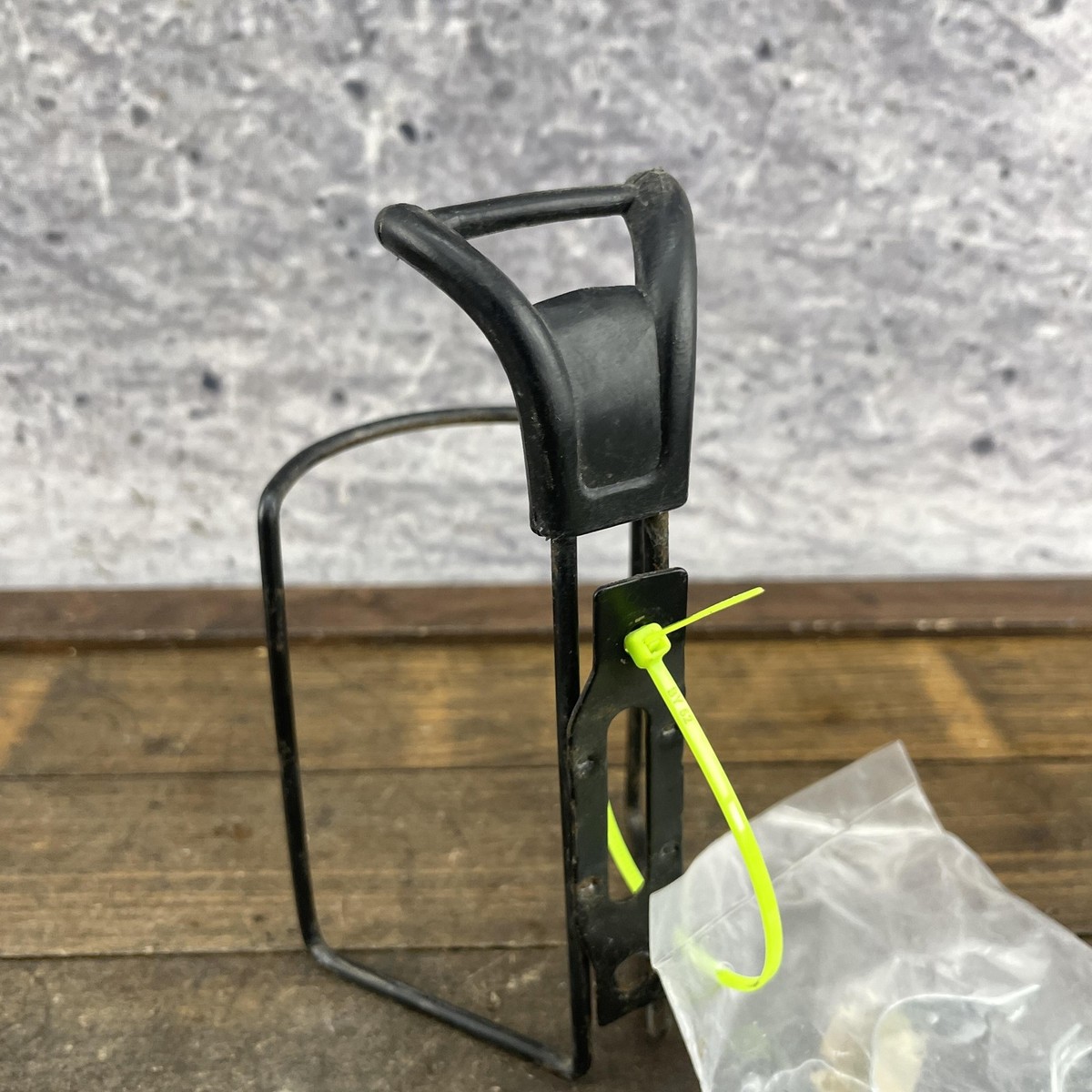 Porte-Bouteille D'Eau De Vélo En Plastique Cage Ouverte Latérale Porte-Bouteille D'Eau De Vélo En Plastique Cage Ouverte Latérale