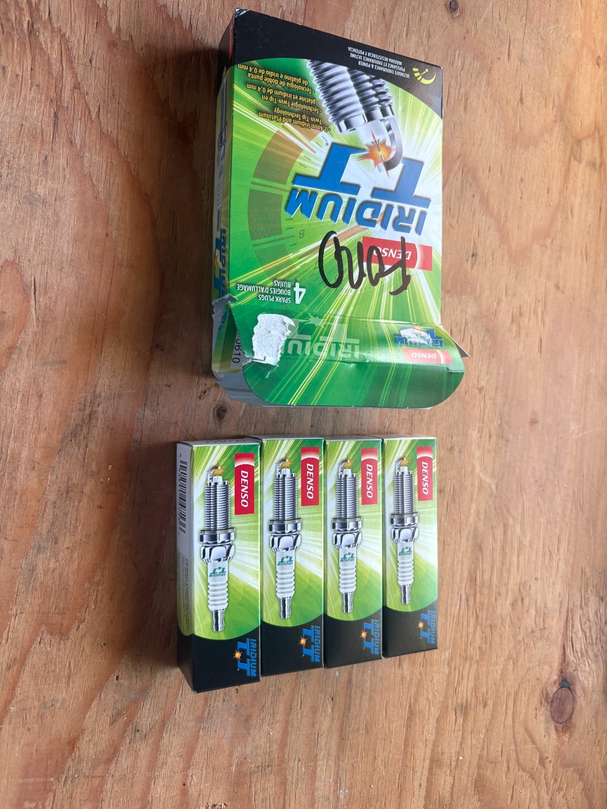 Denso Iridium TT Spark Plugs IT16TT / 4713 QTY 4