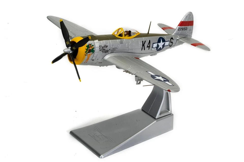 Corgi 1/72 P-47D Thunderbolt 405th FG 511th FS Dottie Mae Henry Mohr AA33827 - Image 3 of 4