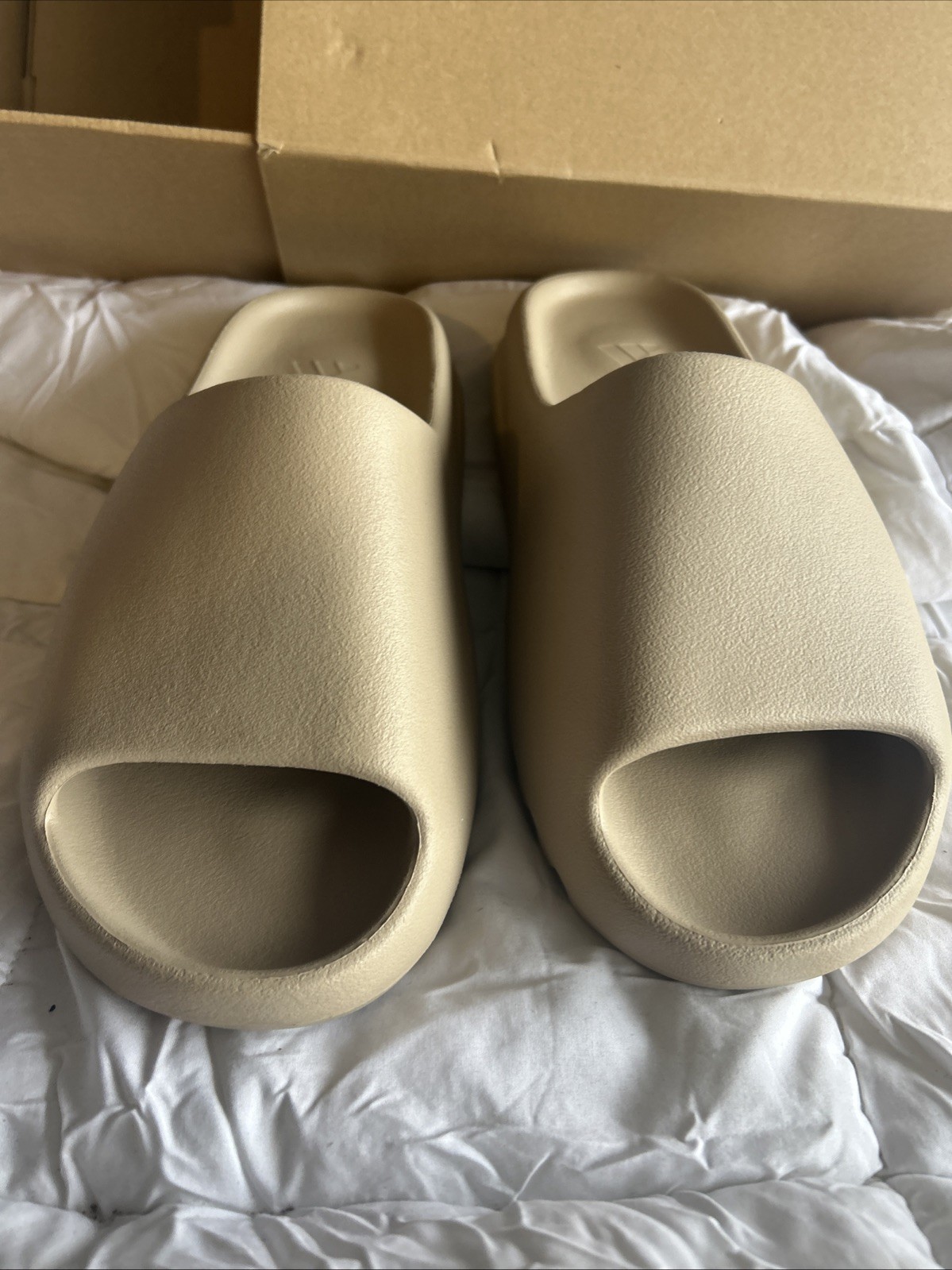 [FREE SHIPPING] Adidas Yeezy Slide BONE Sandals | Size10 thumbnail 3