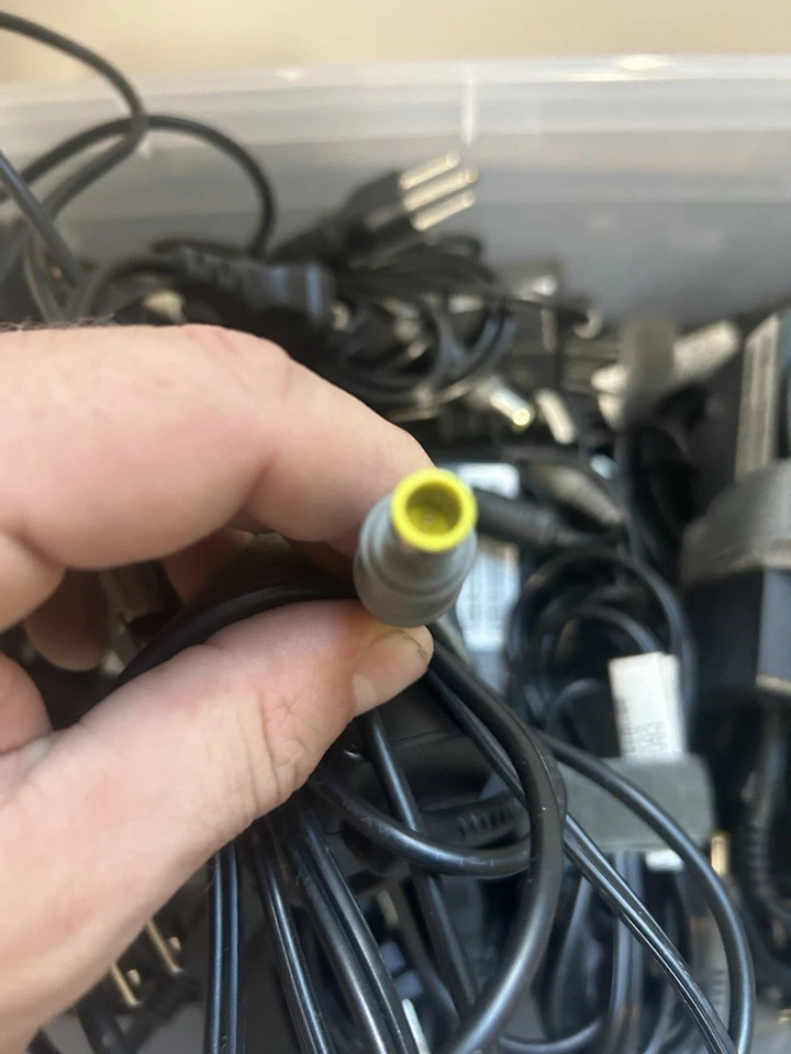 Lote de 21 Lenovo 65W Lenovo Adaptador de Corriente CA Cargador para Portátil 20V 3.25A y Cables Foto 3 de 4