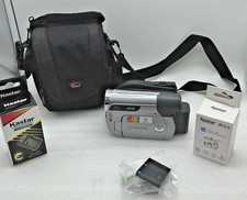 Canon DC410 DVD Camcorder with 41x Optical Zoom New Battery  Charger W/Case  