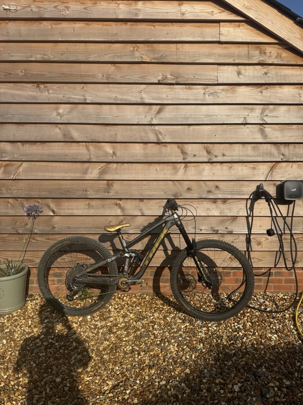 Trek Slash 7 Gen 5 Size Medium Fully Custom