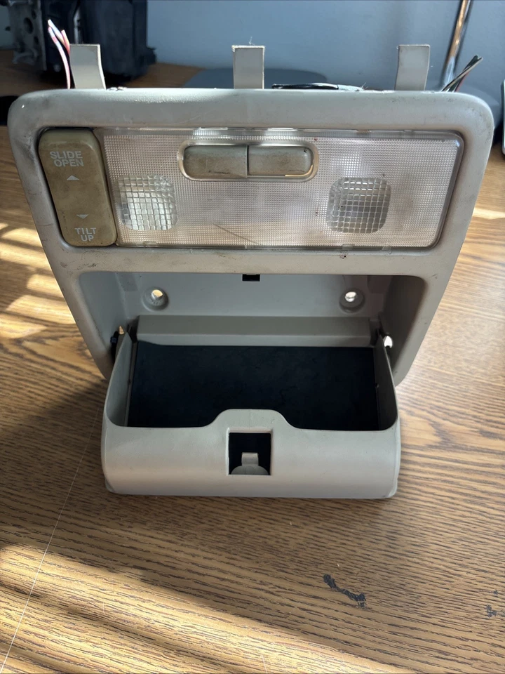 2000-2004 Toyota Avalon Genuine OEM Gray Overhead Console Sunroof Dome Light TAN - Image 3 of 3