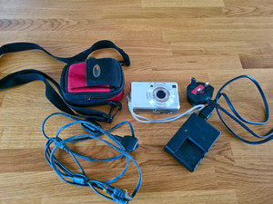 Sony Cyber-shot DSC-W100 Silver Compact Digital Camera 8.1MP 3x Zoom