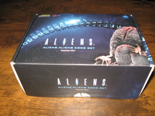 Hiya Toys Aliens Facehugger & Egg Mini Figure Set