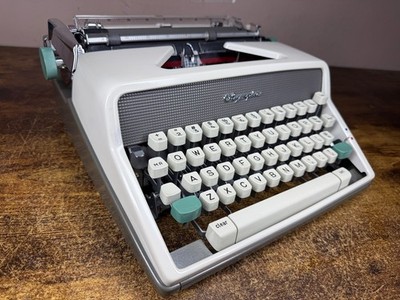 Excellent! Serviced 1961 Olympia SM7 Vintage Typewriter Congress Pica No.83