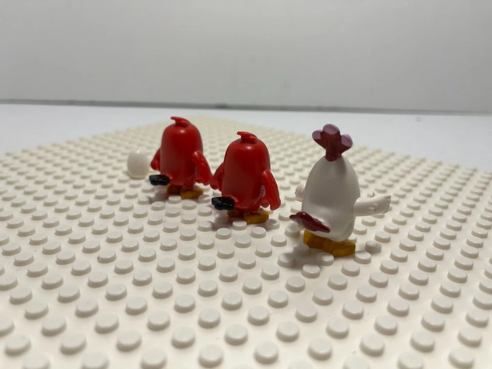 LEGO Angry Birds: Rojo + Matilda + Minifiguras rojas molestas de Island Egg Heist 75823 Foto 3 de 4