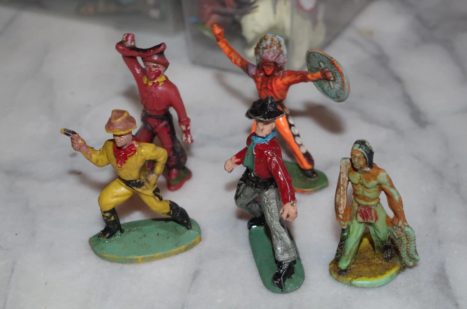 COWBOY et INDIENS lot de 5 peut être CYRNOS ALUDO GUILBERT ?  TOUT ETAT 1/32 - Photo 2/3