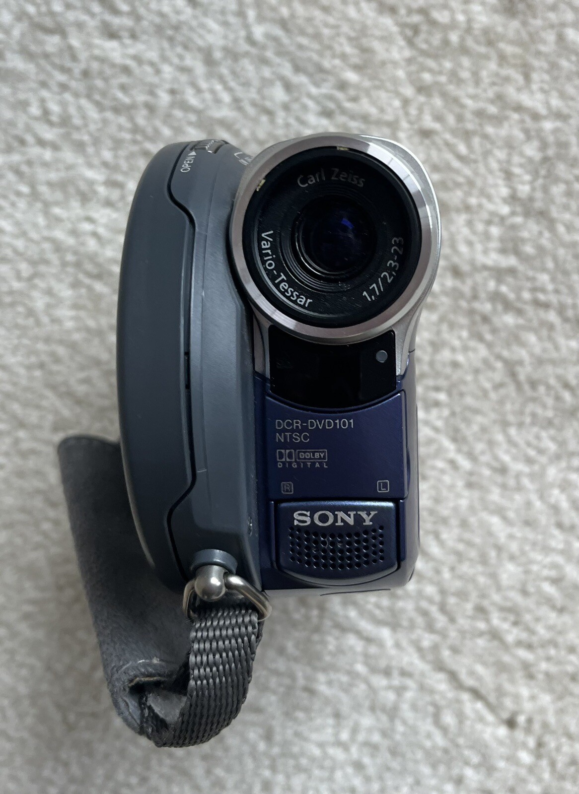 Sony Handycam DCR-DVD101 Digital Video Camera Recorder Tested & Works