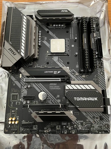 Ryzen 9 5900x + MSI B550 Tomahawk + Corsair RAM 3600 Mhz CL18 32 GB (2x16GB)