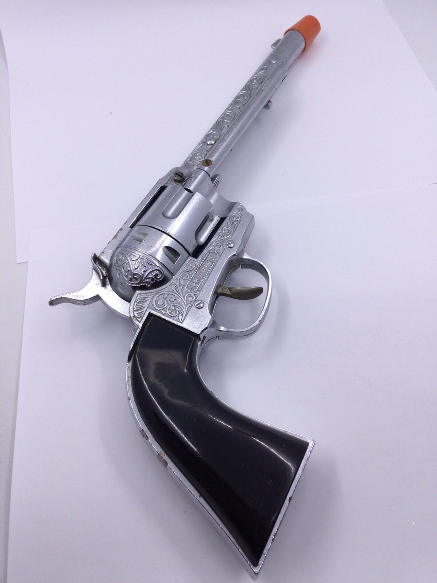 VINTAGE - 1951 - 2 HUBLEY RIC-O-SHAY .45 CAST TOY CAP REPLICA GUNS