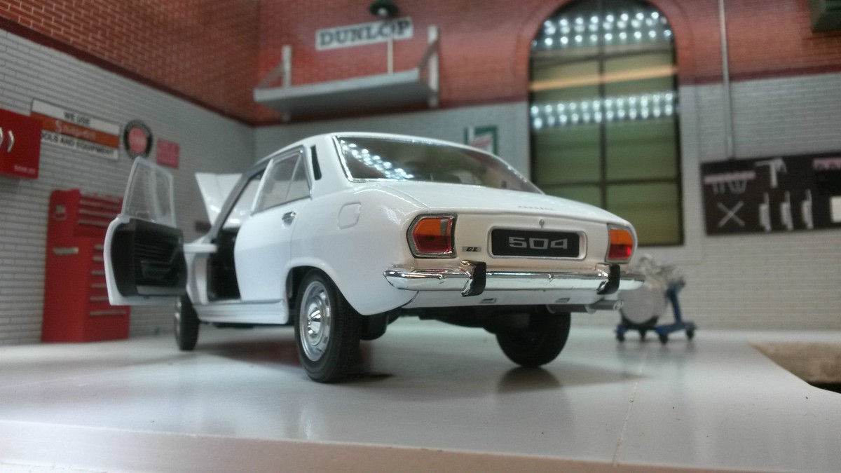 1975 プジョー 504 WELLY 1/18 PEUGEOT 504 1975 WELLY 1/18 - YouTube