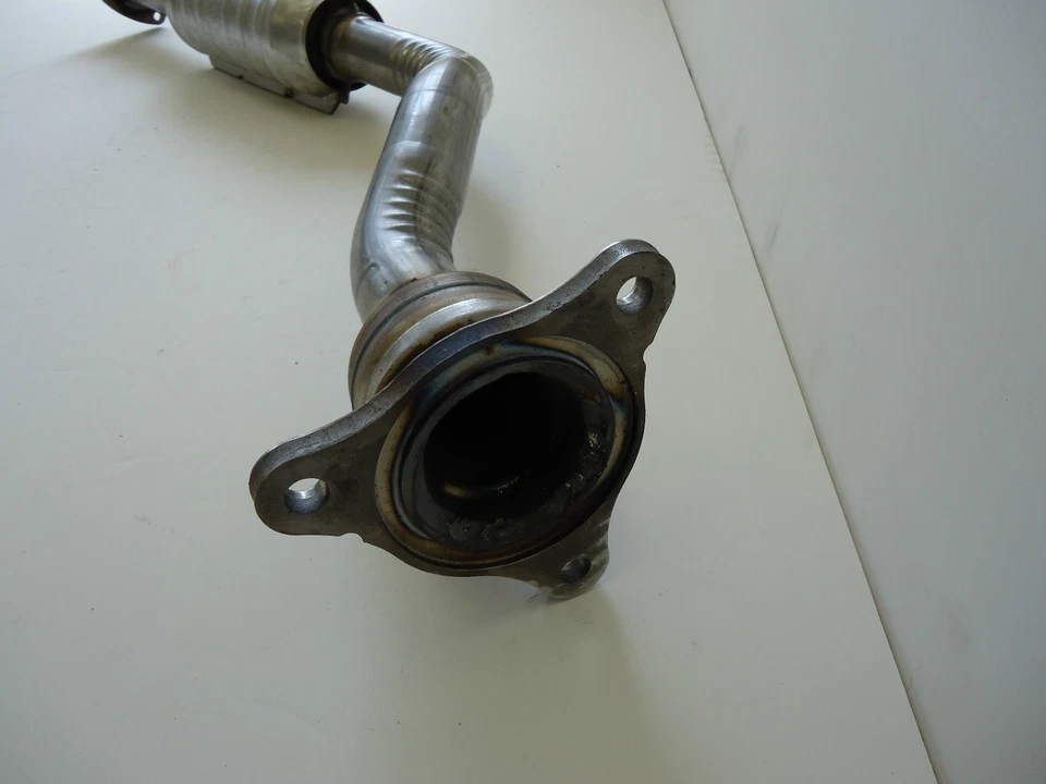 Chevrolet Classic 2004 2005 2,2 L L4 convertidor catalítico trasero Foto 4 de 4