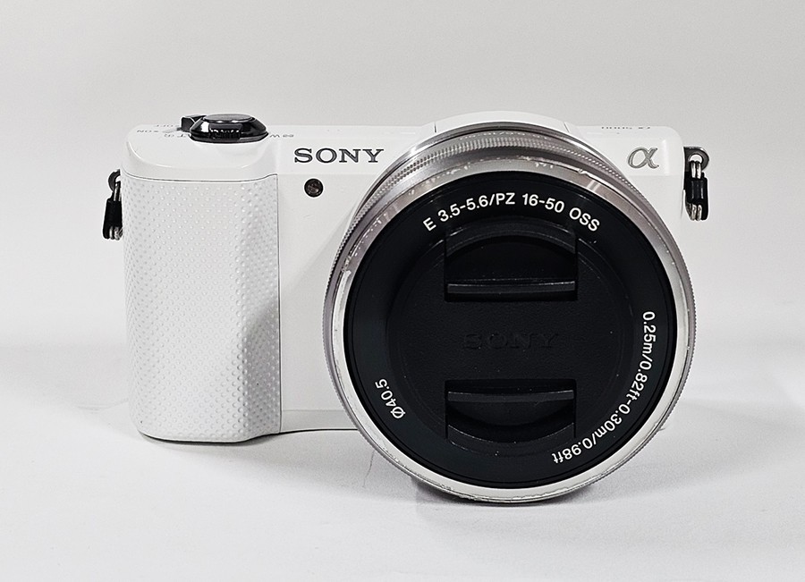 Sony Alpha a5000 20.1MP Digital Camera-White(Kit w/ 16-50mm
