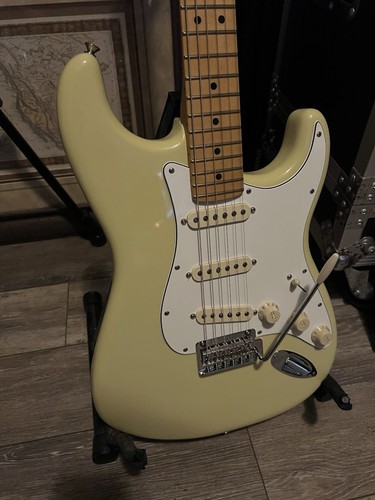 Fender Player II Stratocaster Electric Guitar - Hialeah Yellow - Picture 2 of 8