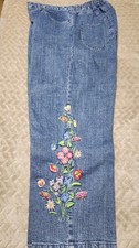 Medium Size Embroidered Ladies Denim Jeans Capris Women's