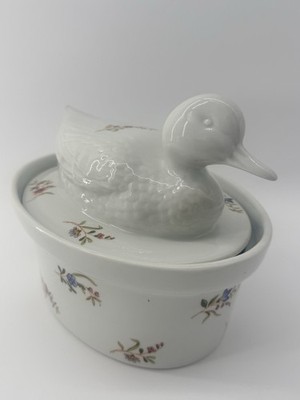 Cordon Bleu Oval Ceramic Casserole Dish Duck Lid Floral White Blue Green Red