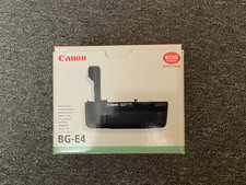 The Canon BG-E4 Vertical Grip/Battery Holder 