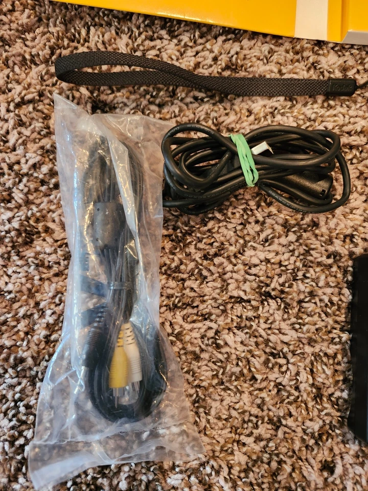 Kodak EasyShare DX7440 4.0MP Digital Camera, Auto Focus, LCD Screen - Image 3 of 4