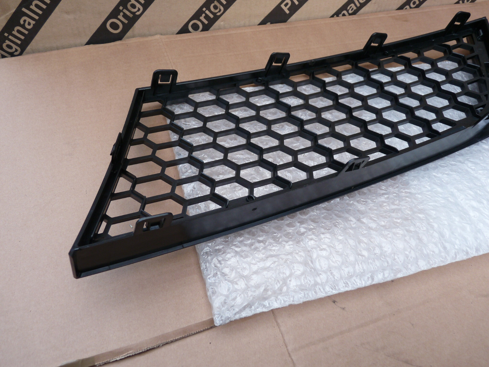Alfa Romeo MiTo Facelift Gitter Grill Stoßstangengitter Vorne 